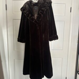 Amazing Jones New York Heavy  Brown Faux Fur Coat size 1x